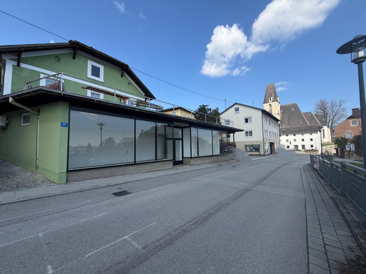 IM ZENTRUM - Über 400m² sanierte Nutzfläche mit großem Verkaufsraum
